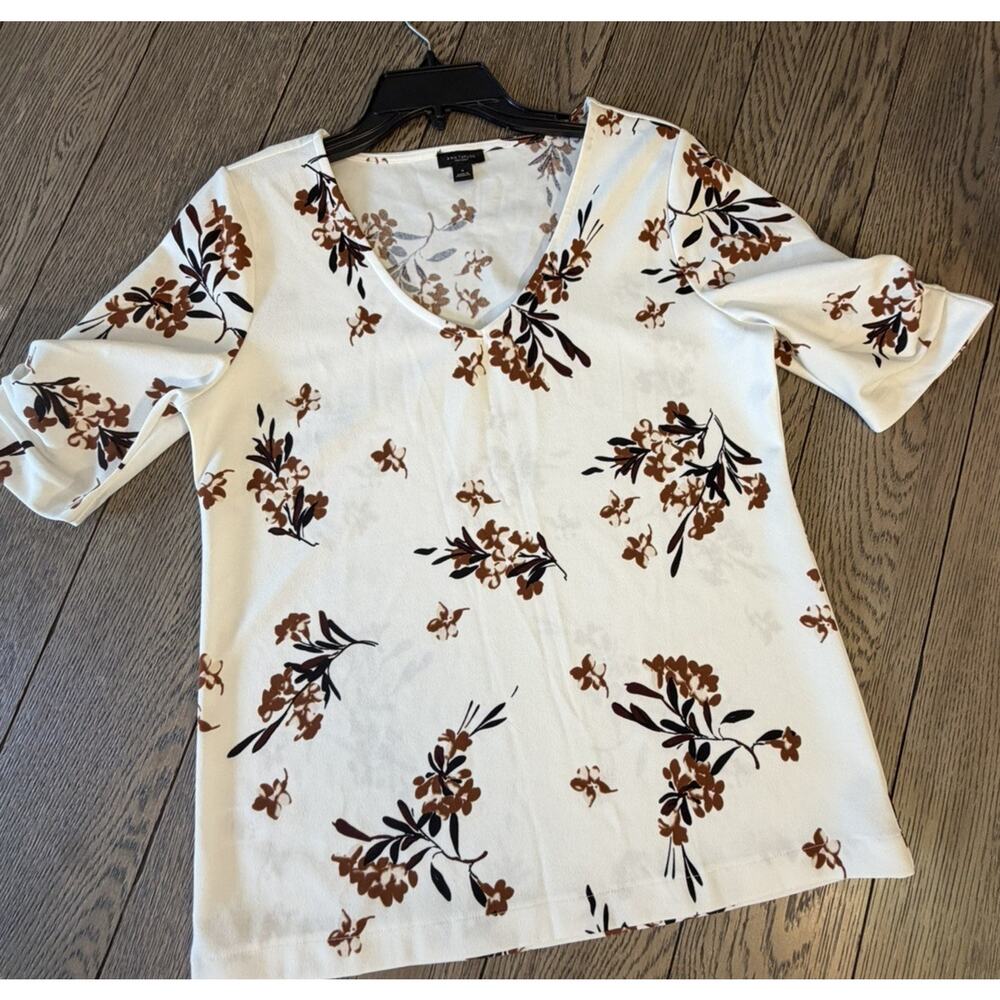 Ann Taylor Blouse Womens M Multicolor V Neck Short Rouches Sleeve Floral top
